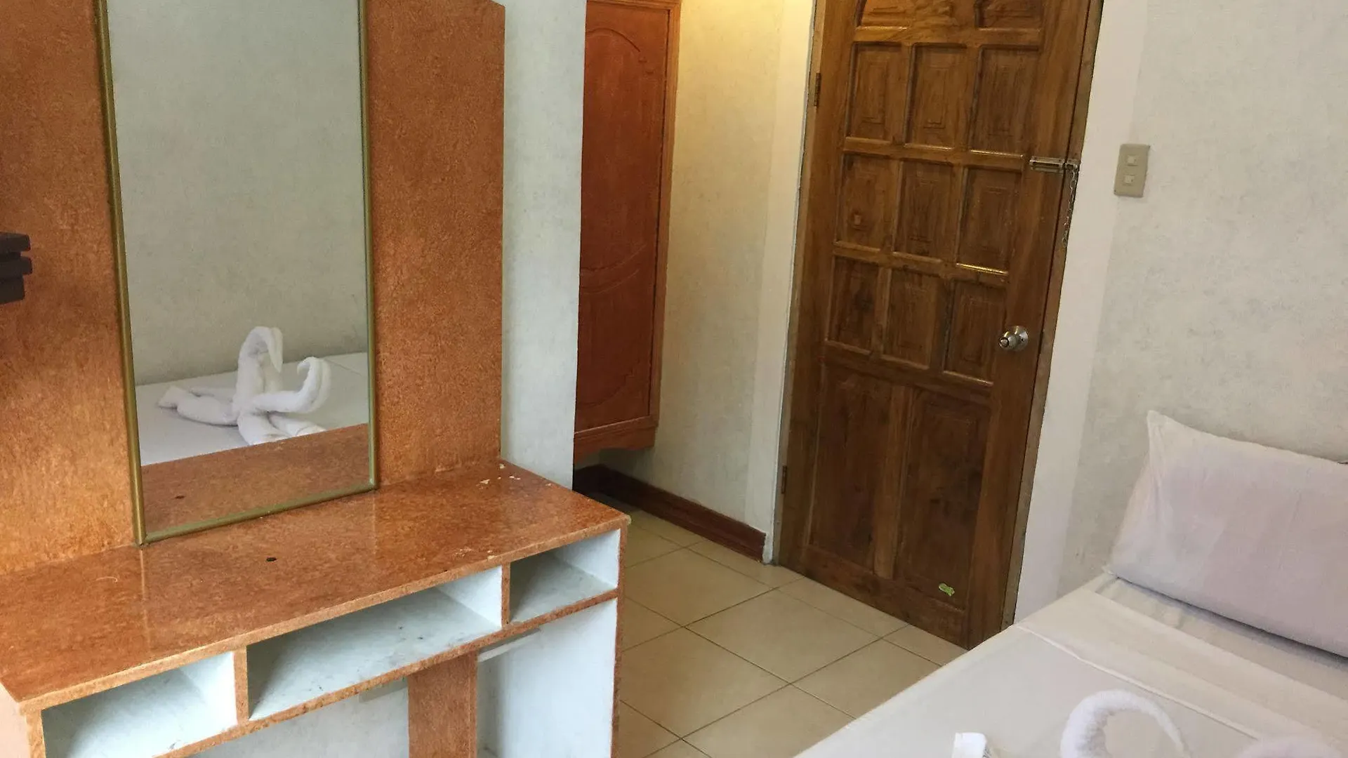 Coco Grove Tourist Inn Panglao